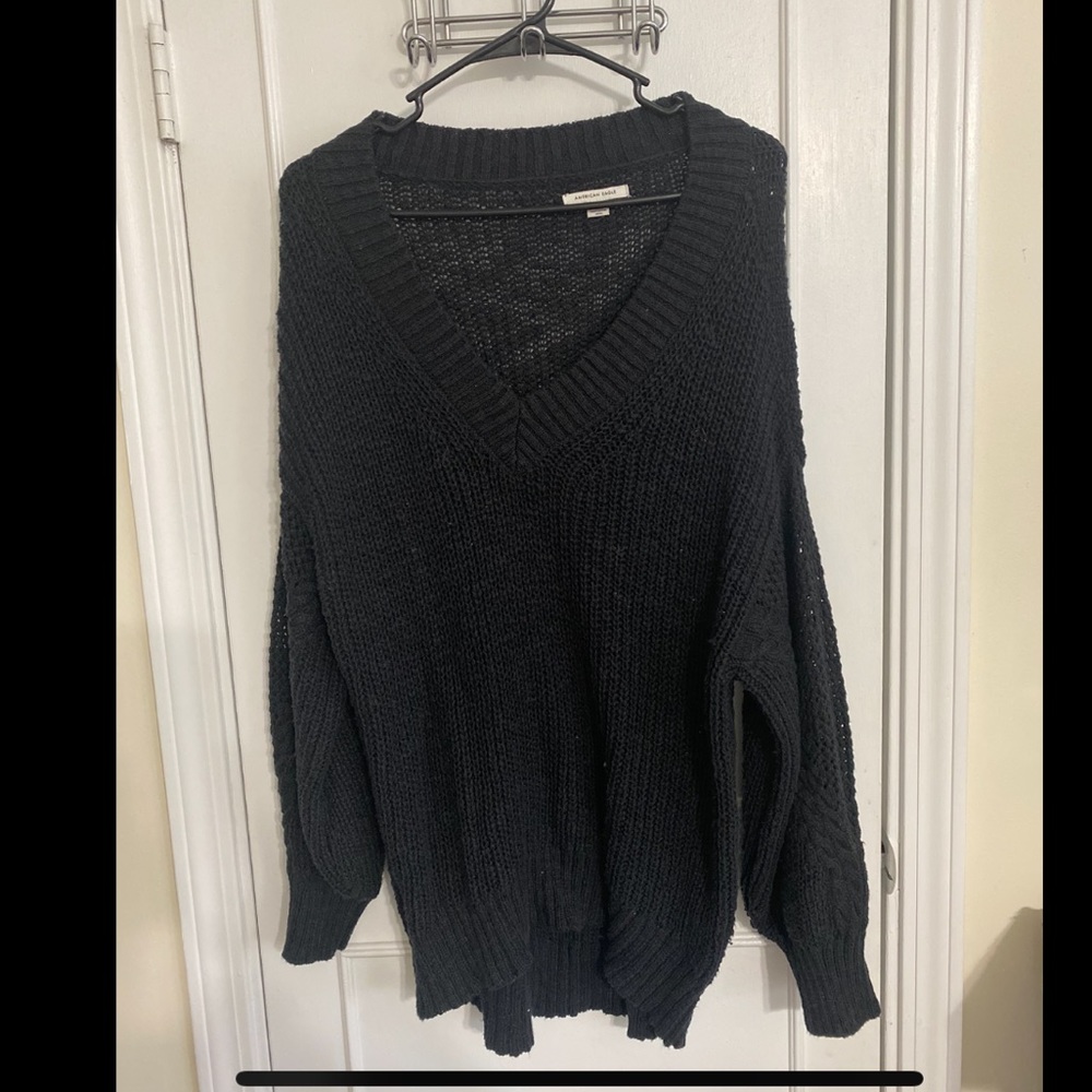 American Eagle black v neck sweater